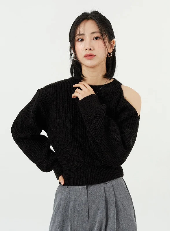 Off-Shoulder Sweater OM308