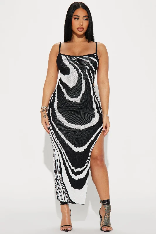 Shayna Sweater Maxi Dress - Black/White