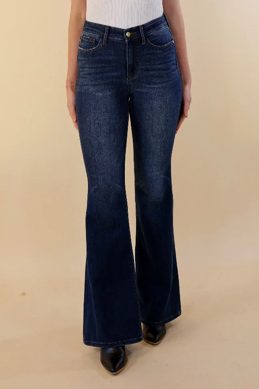 Last Chance Size 0 | Judy Blue | True Treasure Classic Flare Jeans in Dark Wash