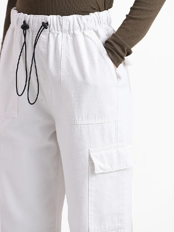 Nuon White Relaxed - Fit Mid - Rise Jeans