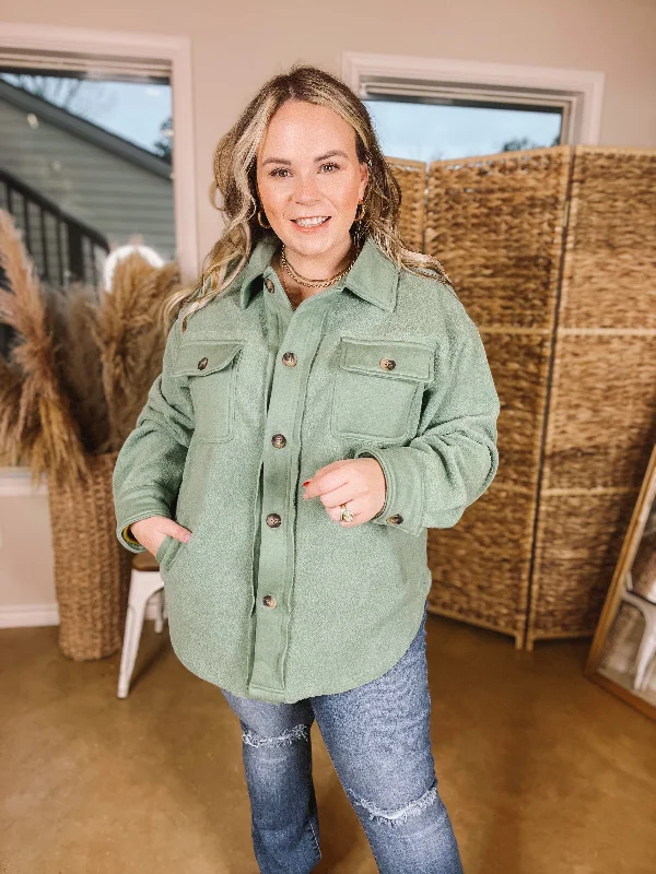 Hollywood Hike Button Up Fleece Jacket with Pockets in Mint