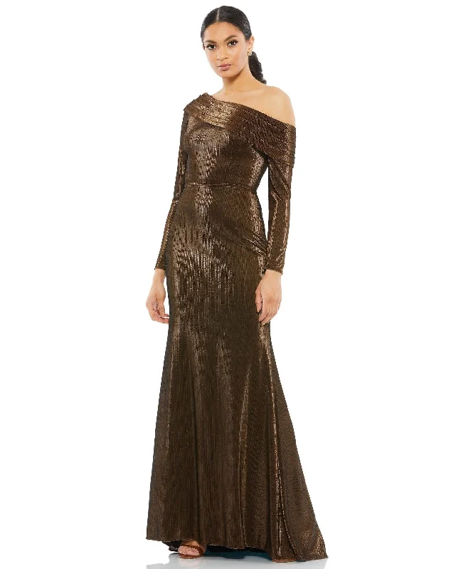 Best Price of the Season!Mac Duggal 26660 Long Formal Pleated Evening Dress