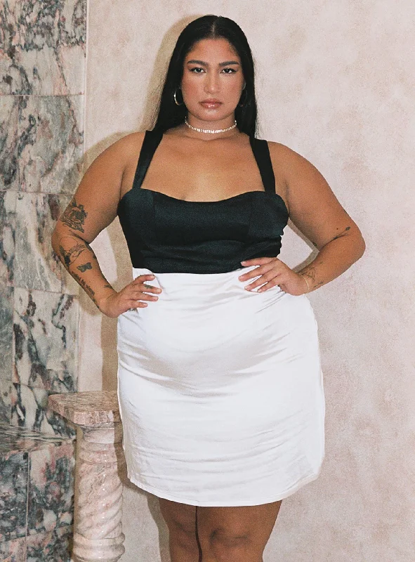 Score Big Savings Today!Miah Mini Dress White / Black Curve