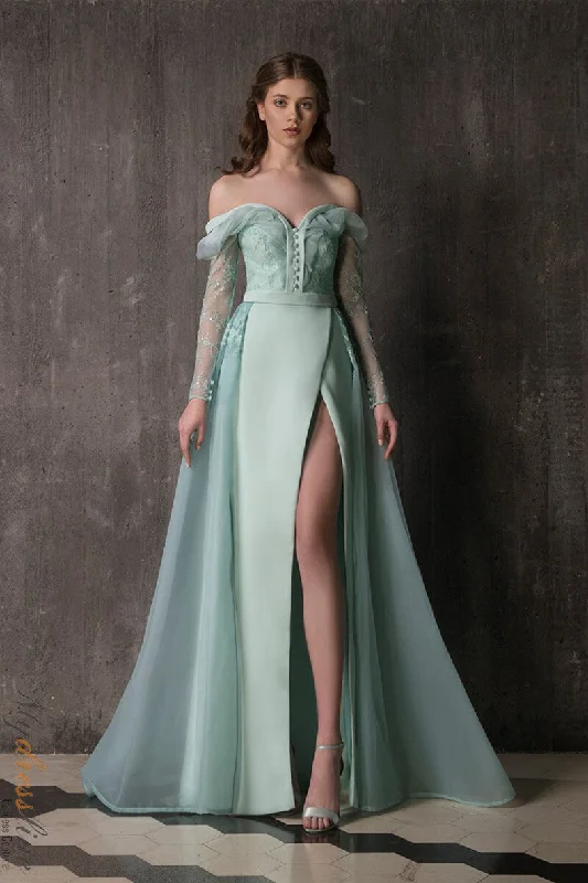 Time to Snag a Bargain!Chrystelle Atallah Muse M02