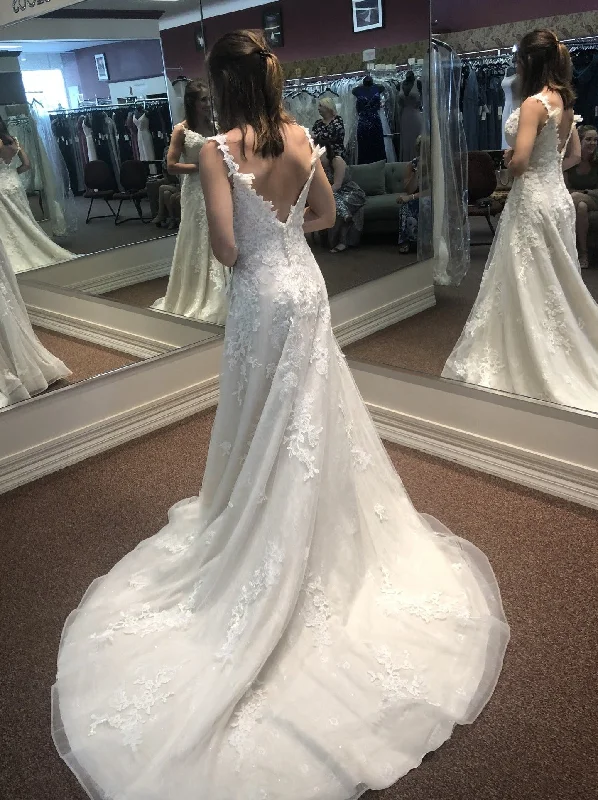 Flash Sale – Act Fast!Maggie Sottero Courtney