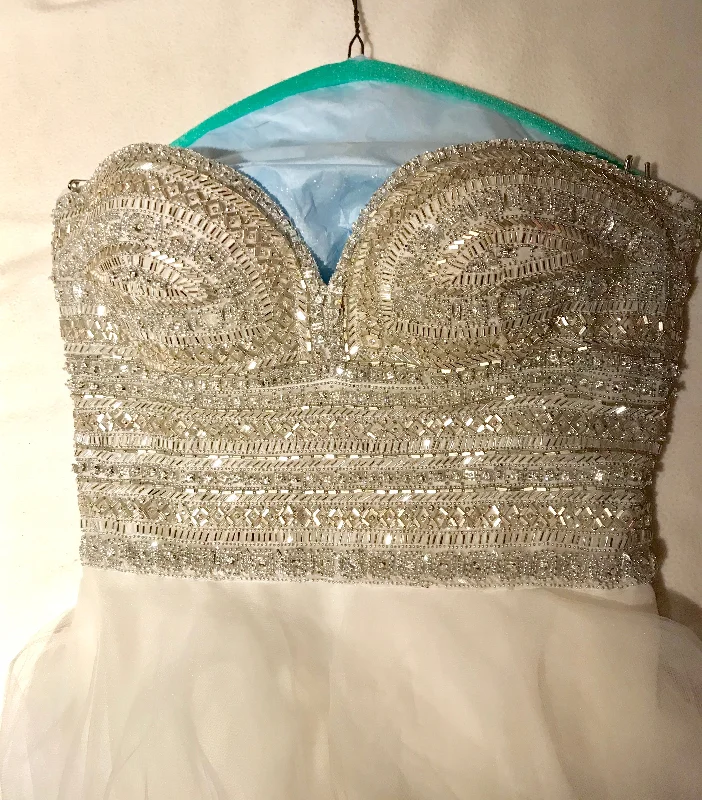 Grab Yours Before It’s Too Late!Naeem Khan Tulum