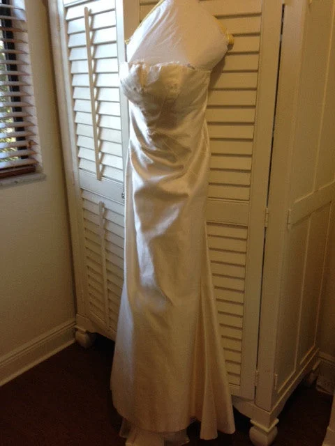 Limited Time Offer!Nicole Miller Silk