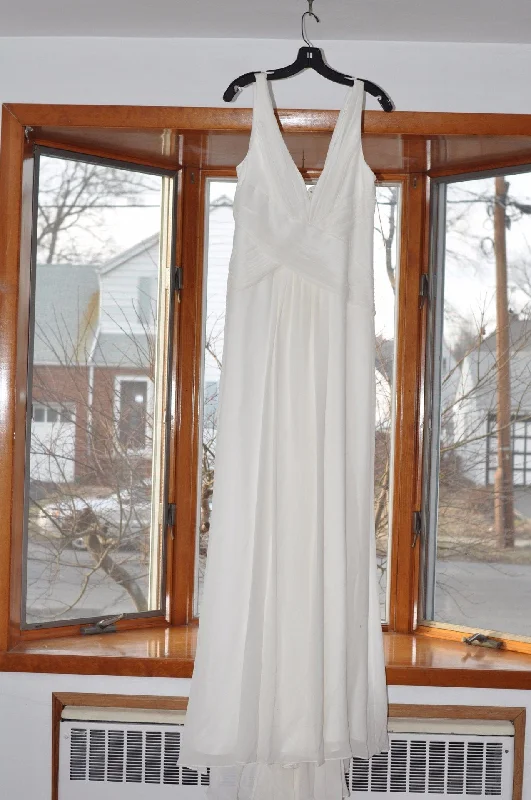 Your Shopping Wish, Our Discount Command!Nicole Miller V-Neck Silk