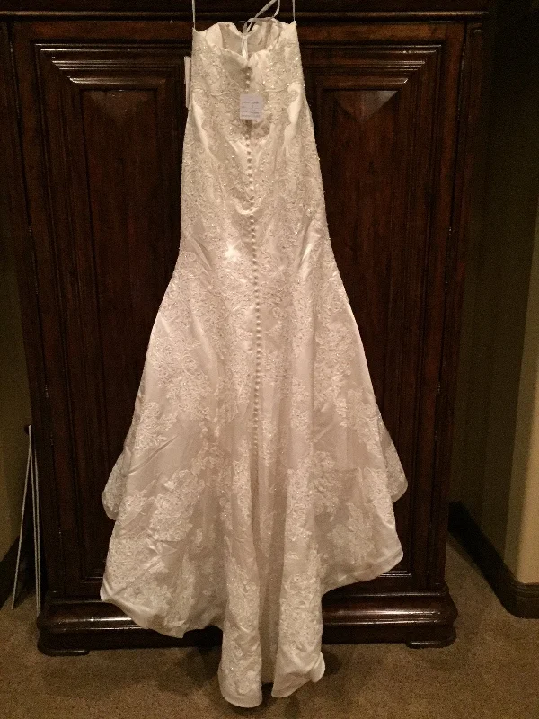 Your Shopping Spree Starts Here!Oleg Cassini 594
