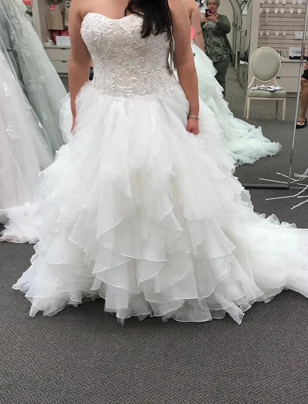 Time to Save Big!Oleg Cassini 8CWG568