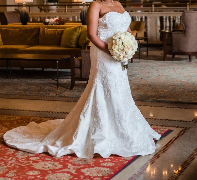 Act Fast – Limited Time Savings!Oleg Cassini 8CWG594