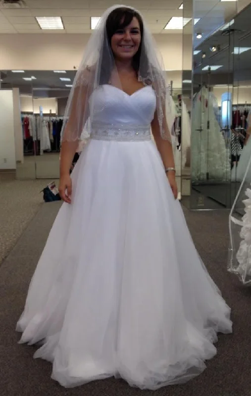 Get It Before It’s Gone!Oleg Cassini CPK440
