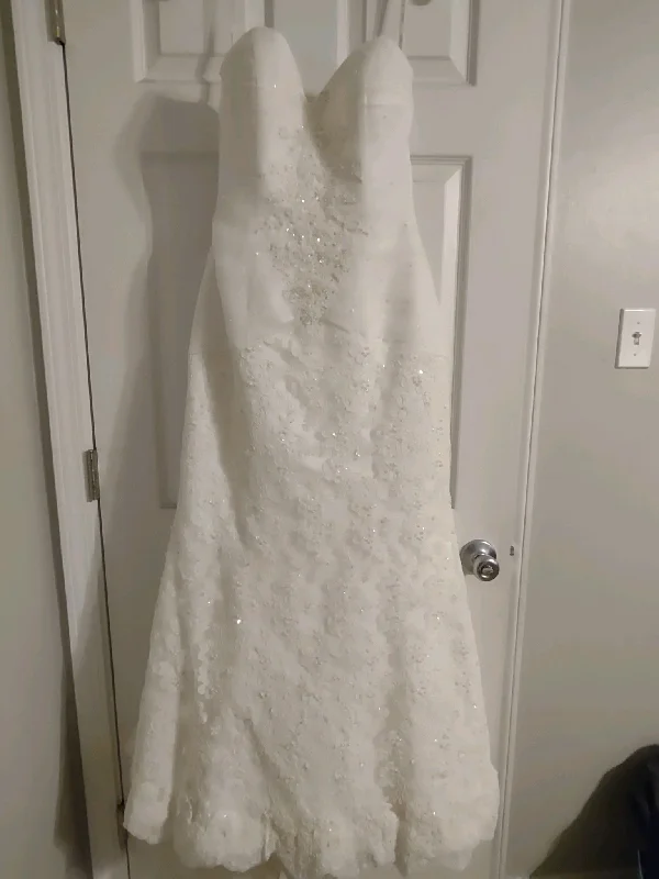 The Best Offers Are Here!Oleg Cassini CRL277