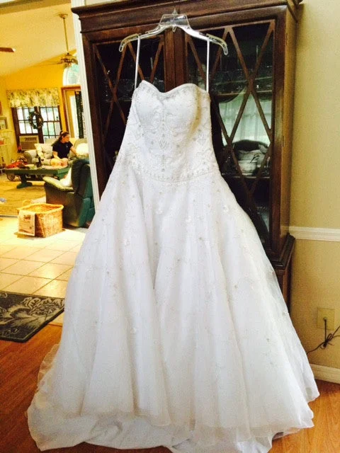 Hurry, Sale Ends Soon!Oleg Cassini CT258