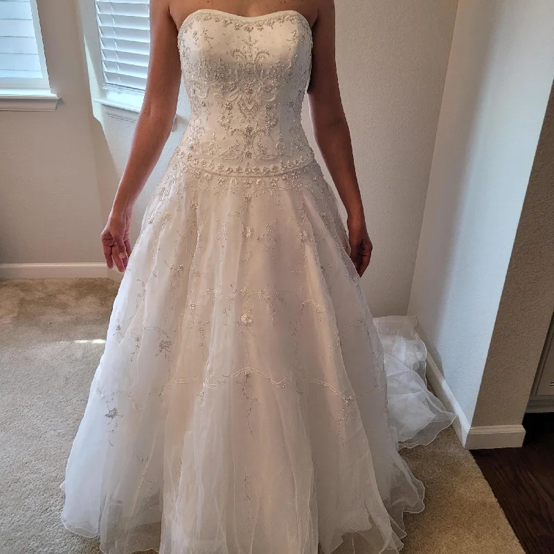 Hot Deals You Can’t Resist!Oleg Cassini CT258