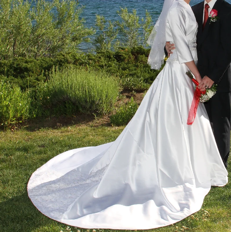 Limited Stock Available!Oleg Cassini CWG357