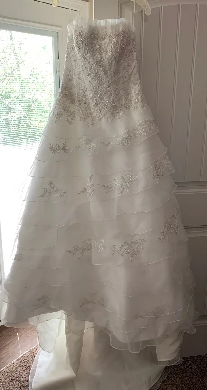 Buy More, Save More!Oleg Cassini CWG461