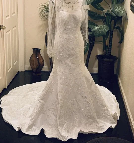 Best Offers of the Month!Oleg Cassini CWG594