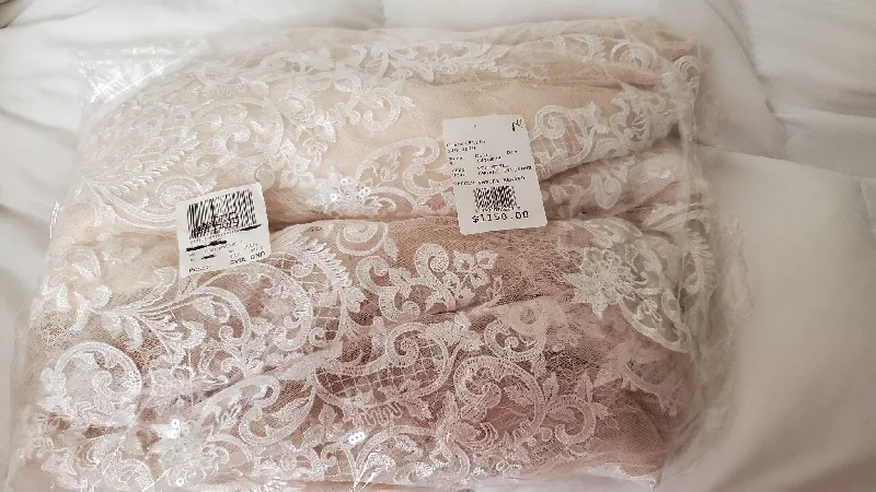 Unmissable Offers Await!Oleg Cassini CWG807