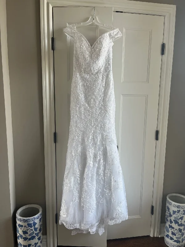 Best Price of the Season!Oleg Cassini CWG808