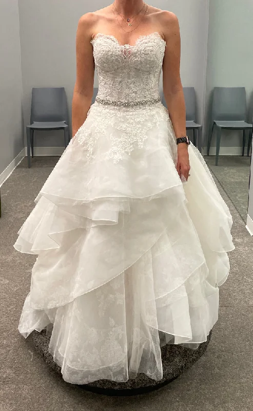 Score Huge Discounts Today!Oleg Cassini CWG845