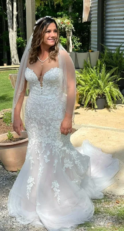 Grab Yours Before It’s Too Late!Oleg Cassini CWG912