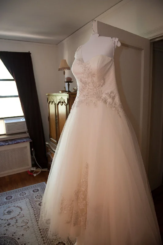 Hurry, Sale Ends Soon!Oleg Cassini One Shoulder Tulle