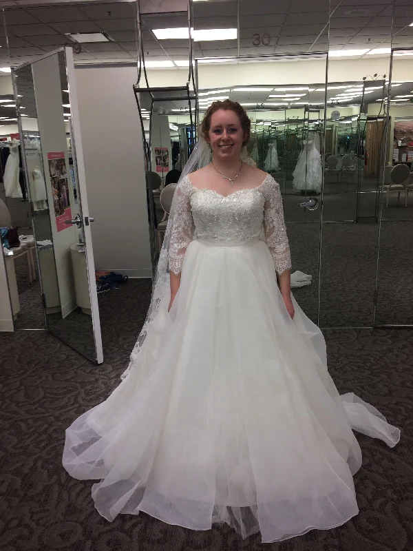Great Deals, Just for You!Oleg Cassini Organza 3/4 Sleeved