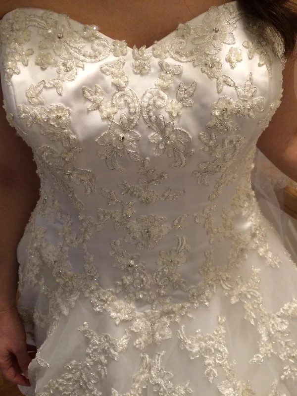 Your Favorite Items on Sale Now!Oleg Cassini Pure White