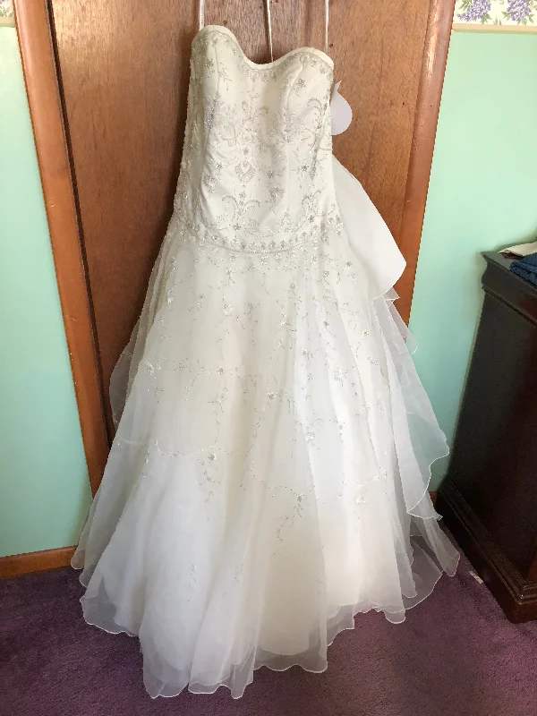 Hurry! While Supplies Last!Oleg Cassini Satin