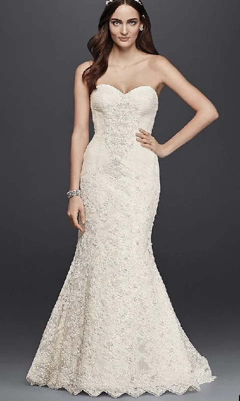 Get More, Spend Less – Shop Now!Oleg Cassini Strapless Lace Trumpet