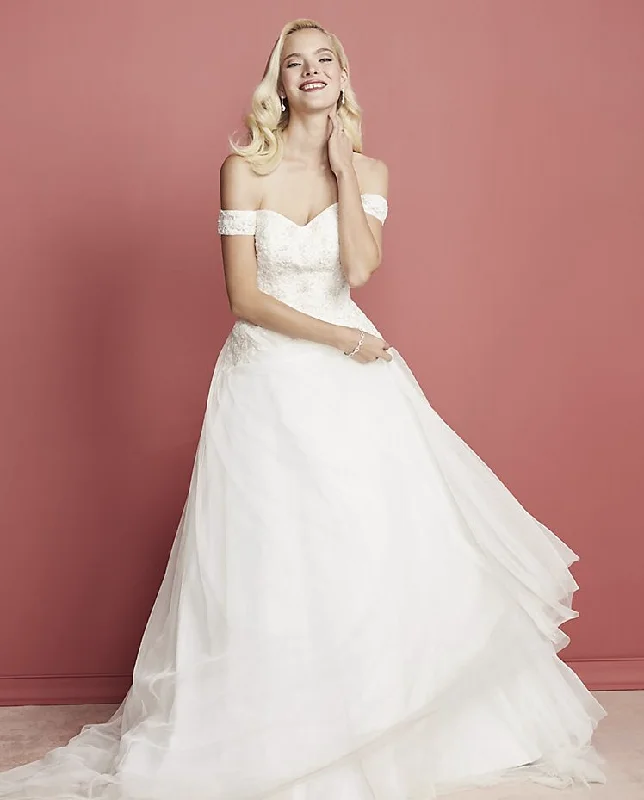 The Best Deals Won’t Wait!Oleg Cassini Tulle