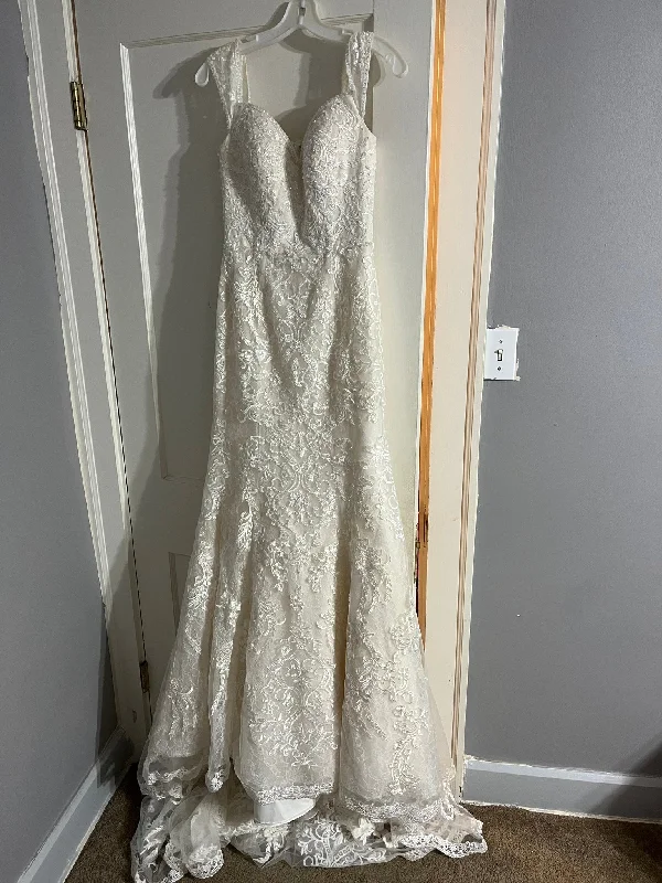 Time to Snag a Bargain!Oleg Cassini XTCWG808