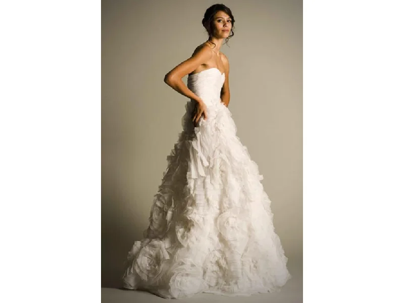 Unmissable Offers Await!Oscar de la Renta 12E