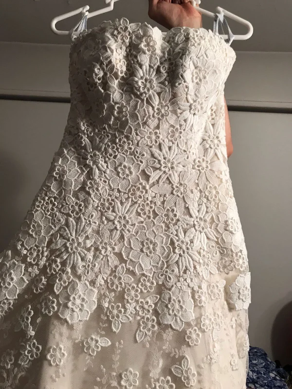 Seasonal Sale – Shop Now!Oscar de la Renta Catlyn