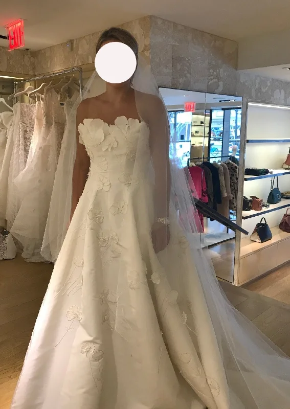 Get It Before It’s Gone!Oscar de la Renta Poppy