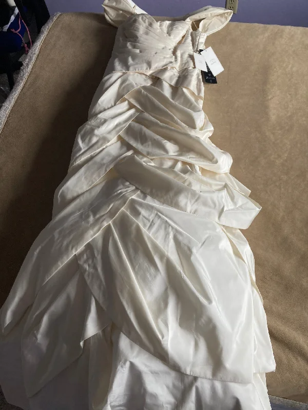 Steals and Deals Await!Other Off the Shoulder Trumpet Wedding Dress