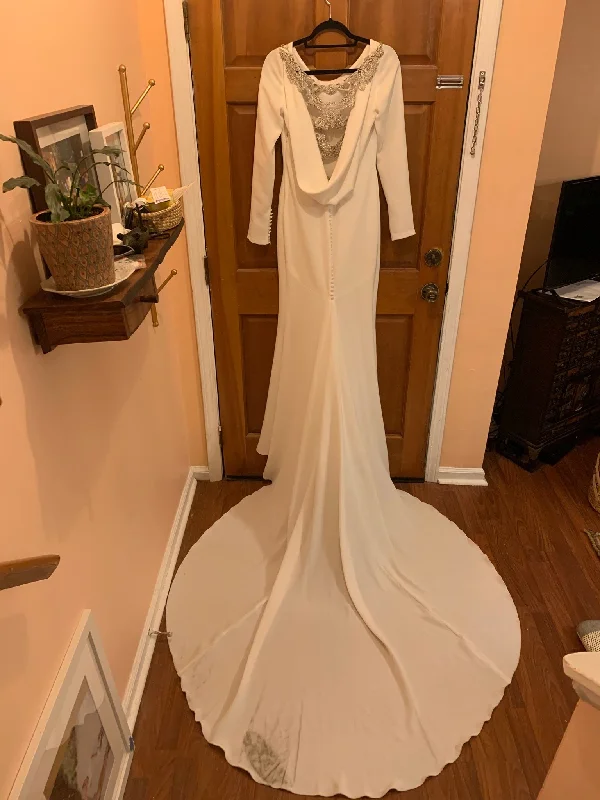 Best Offers of the Month!Pronovias Radley