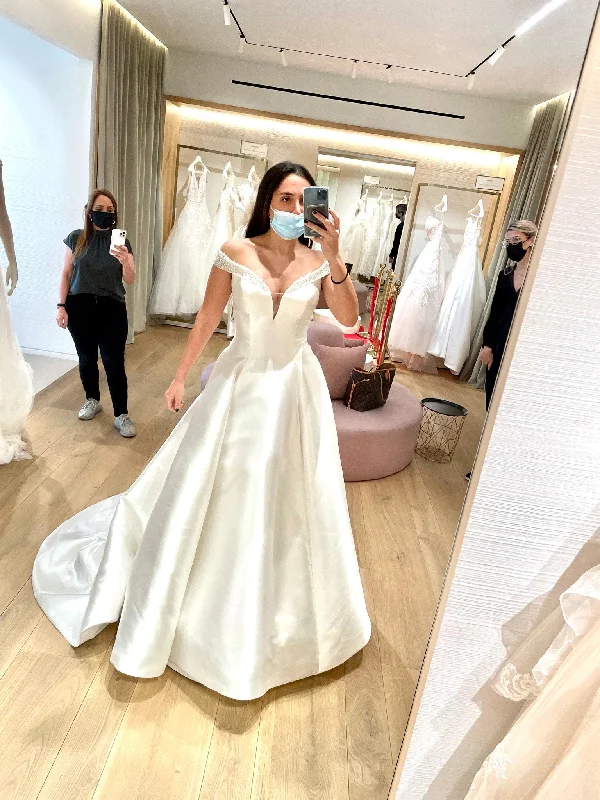 The Sale You’ve Been Waiting For!Pronovias Rea