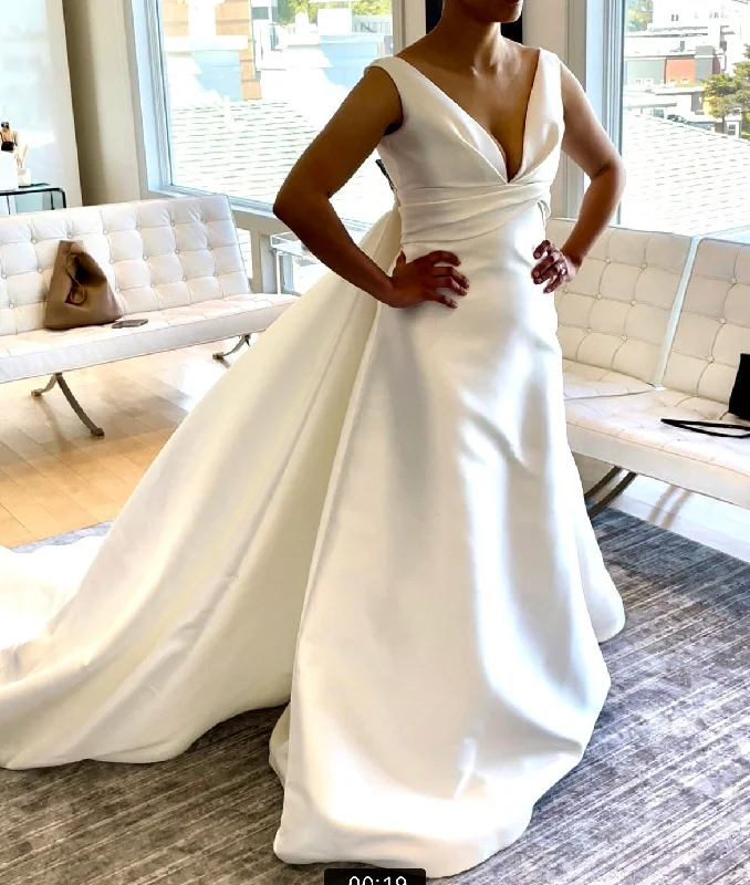 More Discounts, More Joy!Pronovias Stellar