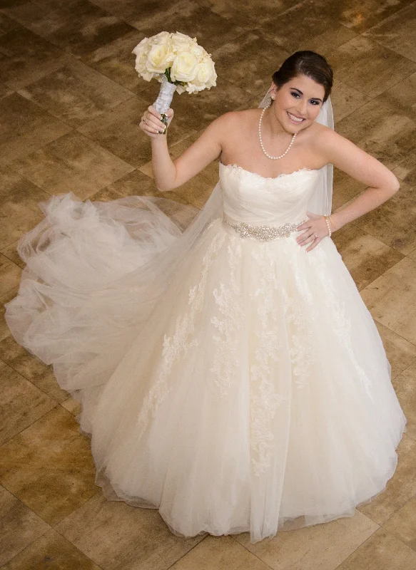 Sale Alert – Get Ready to Shop!Pronovias Strapless Sweetheart A-Line Tulle Wedding Dress
