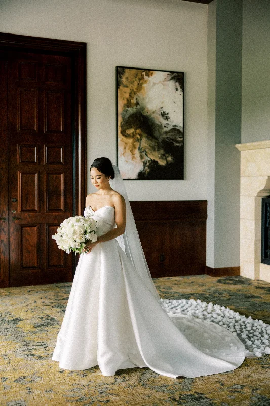 Special Offer – Act Fast!Pronovias Strapless Sweetheart A-Line Wedding Dress