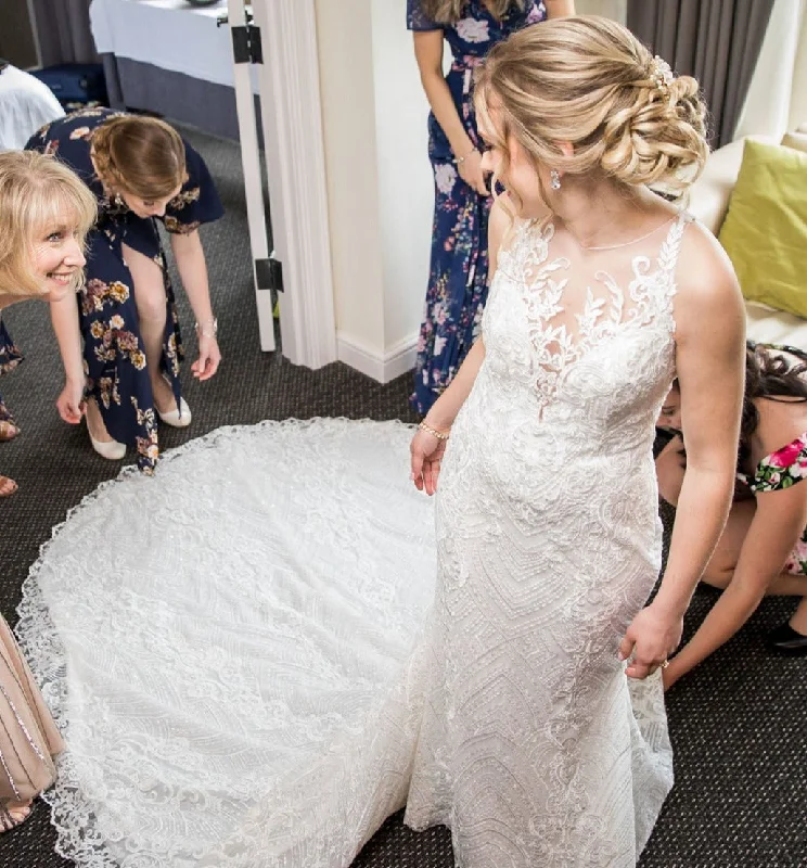Flash Deals – Act Quickly!Pronovias Yedira