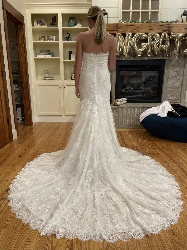 Limited Edition, Limited Price!Pronovias Yoisi