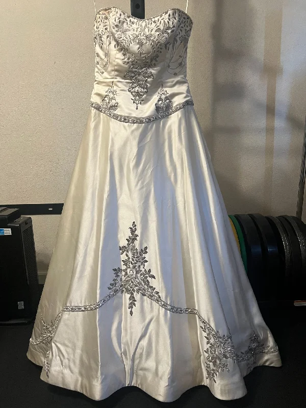 Shop Today, Save Tomorrow!Reem Acra Strapless Sweetheart Ball Gown 9932