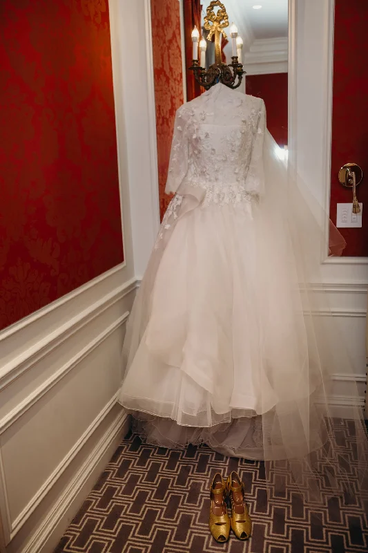 Score Big Savings Today!Tony Ward Vintage