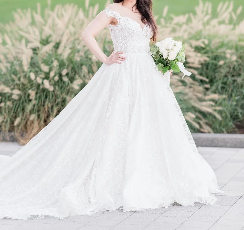 Find Your Perfect Deal Today!WONÁ Concept Nelson Custom Off the Shoulder & Low Back