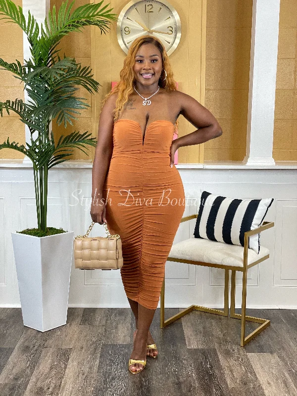 Score Big Savings Today!Show Off Midi Dress (Pumpkin)
