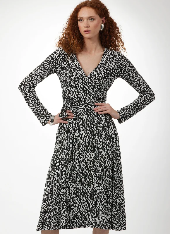 Don’t Wait – Shop Today!Vogue Vintage 1970's Wrap Dress V2060