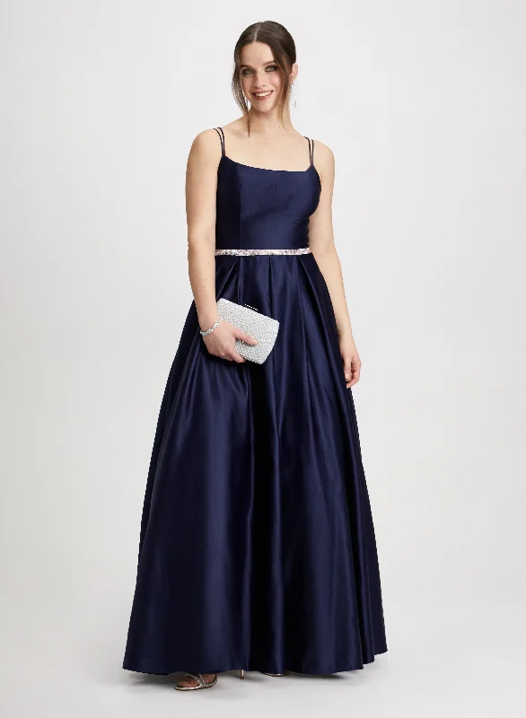 Your Best Deals Are Here!Crystal Detail Satin Gown